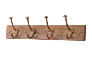 מדף עץ עתיק רביעיה