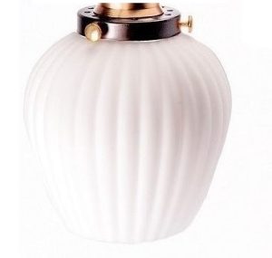 מנורת זכוכית לבנה