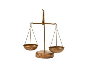 מאזניים קטן